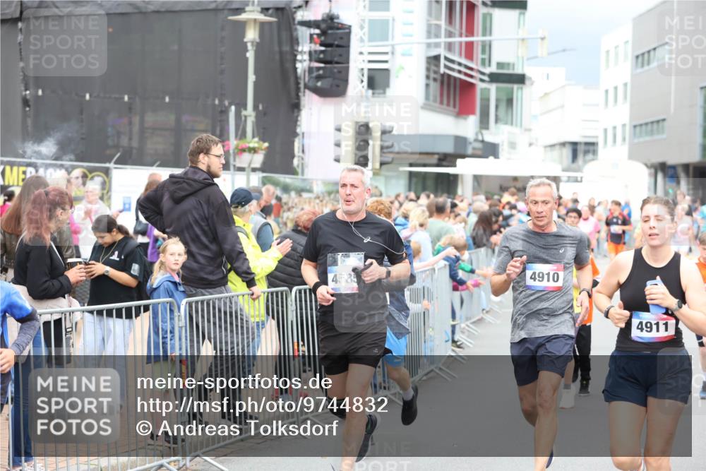 12.06.2026 - Holstenköstenlauf Andreas Tolksdorf http://msf.ph/oto/9744832 12.06.2026 17:58:49 Laufen 4589, 4910, 4911 meine-sportfotos.de