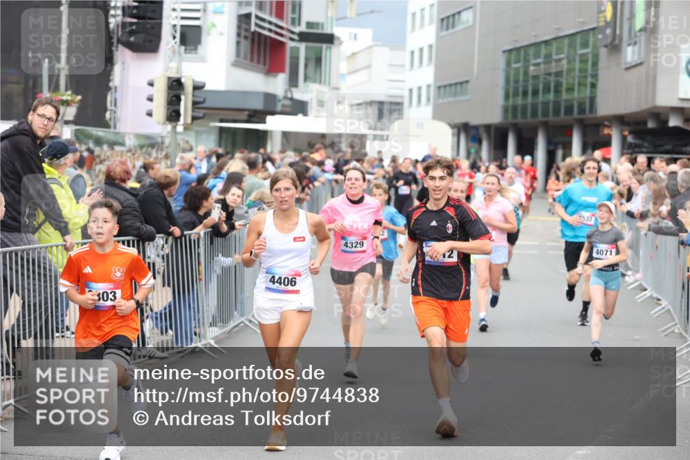 12.06.2026 - Holstenköstenlauf Andreas Tolksdorf http://msf.ph/oto/9744838 12.06.2026 17:58:54 Laufen 303, 4406, 4329, 532, 4071 meine-sportfotos.de