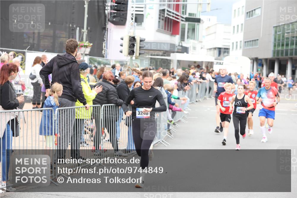 12.06.2026 - Holstenköstenlauf Andreas Tolksdorf http://msf.ph/oto/9744849 12.06.2026 17:59:01 Laufen 4507, 320, 3865, 491 meine-sportfotos.de