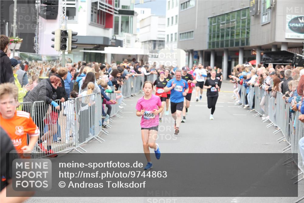 12.06.2026 - Holstenköstenlauf Andreas Tolksdorf http://msf.ph/oto/9744863 12.06.2026 17:59:14 Laufen 4058, 4779, 3844 meine-sportfotos.de