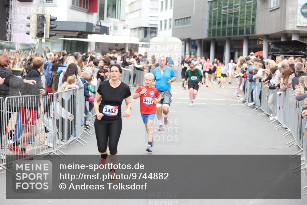 12.06.2026 - Holstenköstenlauf Andreas Tolksdorf http://msf.ph/oto/9744882 12.06.2026 17:59:26 Laufen 3462, 3457 meine-sportfotos.de