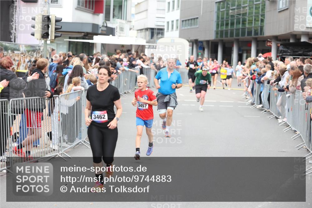 12.06.2026 - Holstenköstenlauf Andreas Tolksdorf http://msf.ph/oto/9744883 12.06.2026 17:59:26 Laufen 3462, 3457, 4393 meine-sportfotos.de