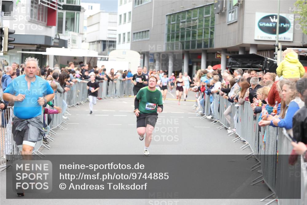 12.06.2026 - Holstenköstenlauf Andreas Tolksdorf http://msf.ph/oto/9744885 12.06.2026 17:59:29 Laufen 4893 meine-sportfotos.de