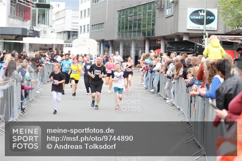 12.06.2026 - Holstenköstenlauf Andreas Tolksdorf http://msf.ph/oto/9744890 12.06.2026 17:59:33 Laufen 4103, 4026, 153, 4459, 4458, 3861 meine-sportfotos.de