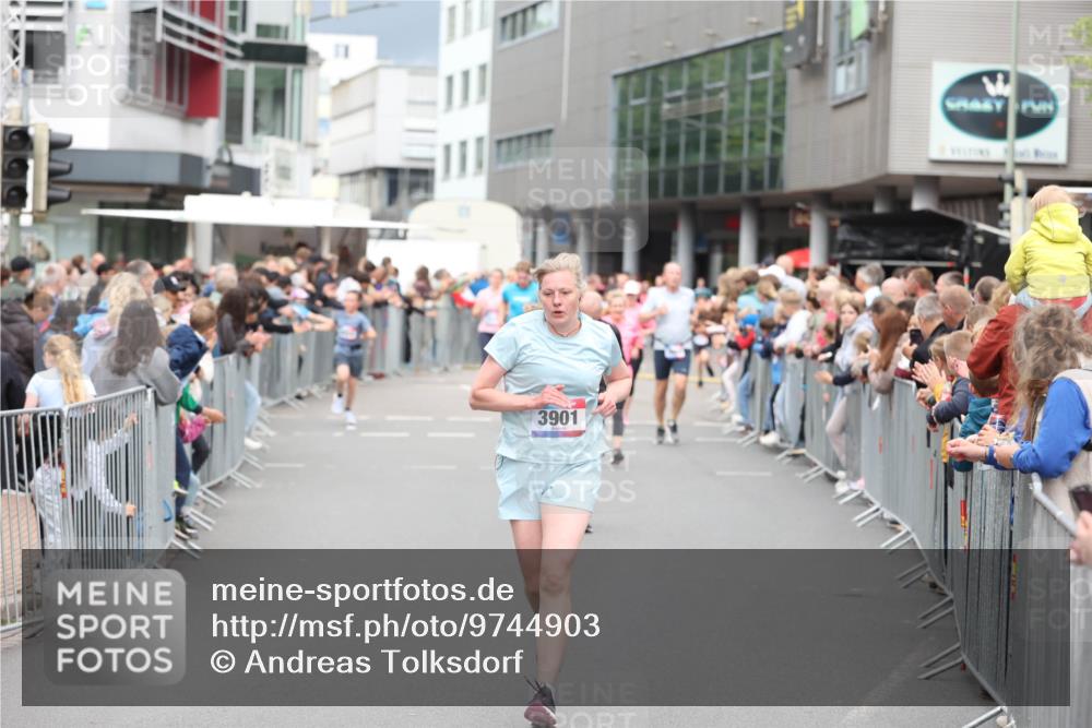12.06.2026 - Holstenköstenlauf Andreas Tolksdorf http://msf.ph/oto/9744903 12.06.2026 17:59:43 Laufen 3901 meine-sportfotos.de