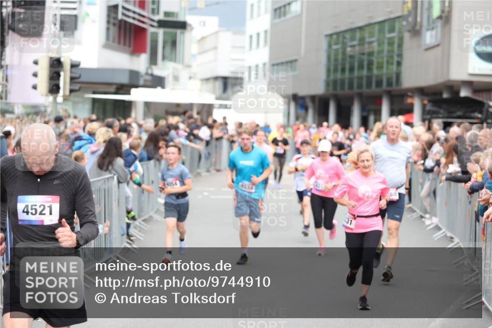 12.06.2026 - Holstenköstenlauf Andreas Tolksdorf http://msf.ph/oto/9744910 12.06.2026 17:59:49 Laufen 4521, 19, 131, 681 meine-sportfotos.de