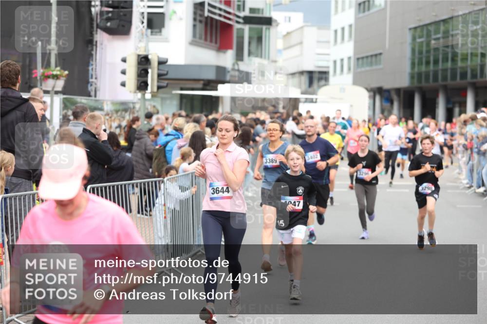 12.06.2026 - Holstenköstenlauf Andreas Tolksdorf http://msf.ph/oto/9744915 12.06.2026 17:59:54 Laufen 4317, 3644, 3389, 3402, 15, 4047, 3296, 3298 meine-sportfotos.de
