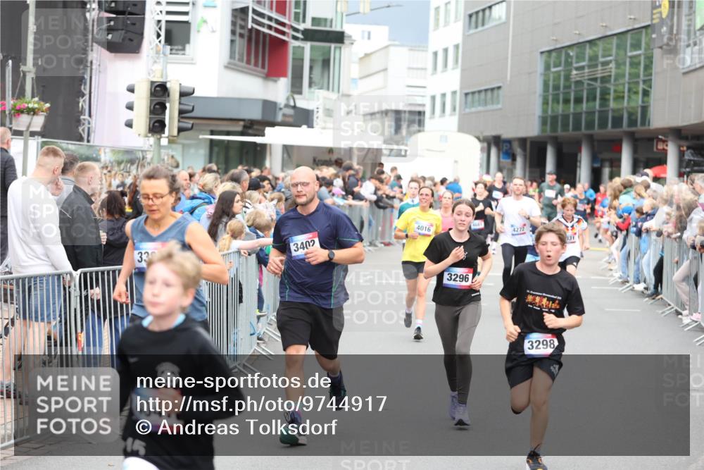 12.06.2026 - Holstenköstenlauf Andreas Tolksdorf http://msf.ph/oto/9744917 12.06.2026 17:59:56 Laufen 33, 404, 15, 3402, 4016, 4272, 3296, 3298, 331 meine-sportfotos.de
