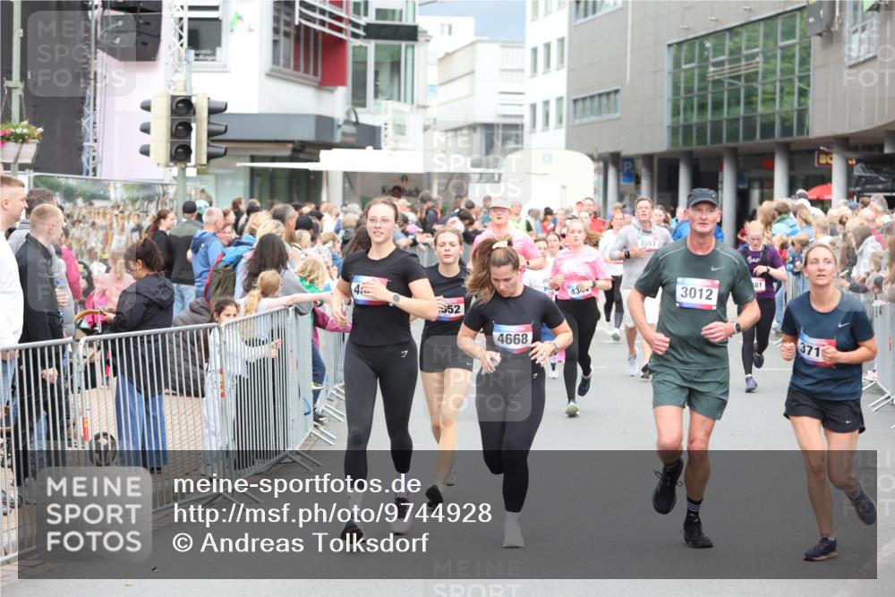 12.06.2026 - Holstenköstenlauf Andreas Tolksdorf http://msf.ph/oto/9744928 12.06.2026 18:00:06 Laufen 4, 552, 4668, 43, 3553, 3012, 81, 371 meine-sportfotos.de
