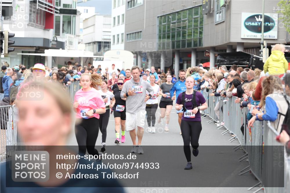 12.06.2026 - Holstenköstenlauf Andreas Tolksdorf http://msf.ph/oto/9744933 12.06.2026 18:00:10 Laufen 2030, 43, 3003, 3553, 742, 4481 meine-sportfotos.de