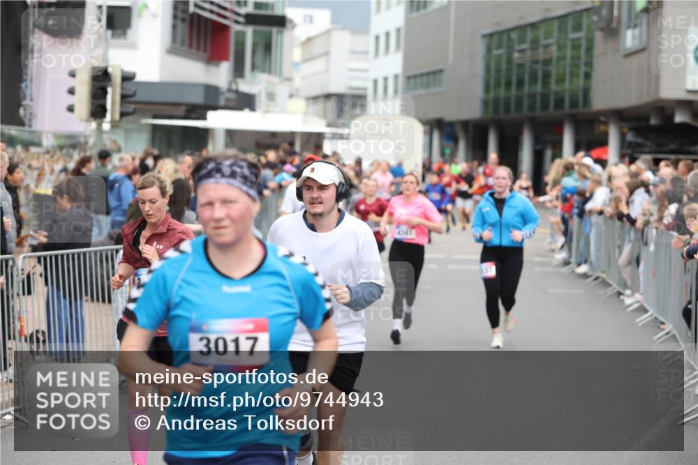 12.06.2026 - Holstenköstenlauf Andreas Tolksdorf http://msf.ph/oto/9744943 12.06.2026 18:00:19 Laufen 3017 meine-sportfotos.de