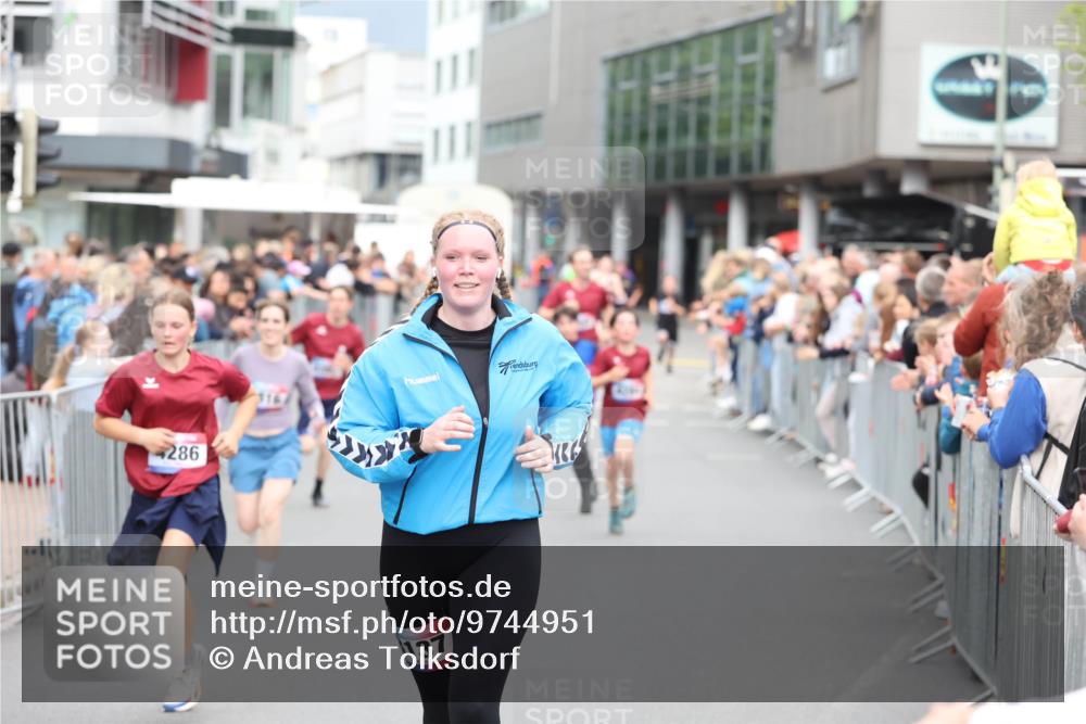 12.06.2026 - Holstenköstenlauf Andreas Tolksdorf http://msf.ph/oto/9744951 12.06.2026 18:00:23 Laufen 286, 137 meine-sportfotos.de