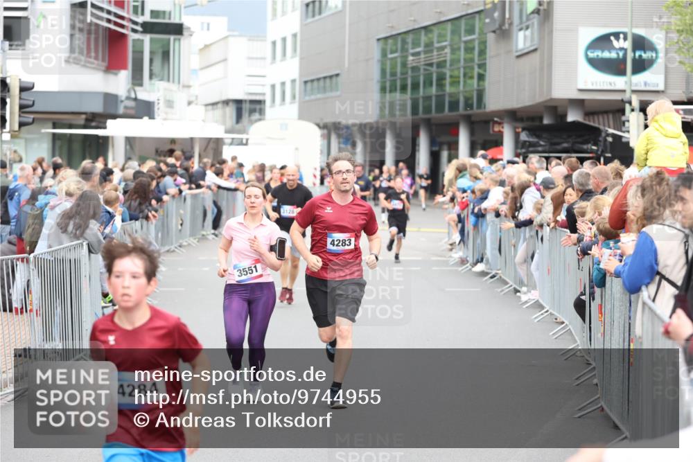 12.06.2026 - Holstenköstenlauf Andreas Tolksdorf http://msf.ph/oto/9744955 12.06.2026 18:00:27 Laufen 4284, 3551, 3128, 4283 meine-sportfotos.de