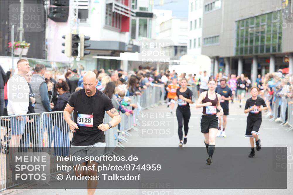 12.06.2026 - Holstenköstenlauf Andreas Tolksdorf http://msf.ph/oto/9744959 12.06.2026 18:00:32 Laufen 3128, 4612, 3602 meine-sportfotos.de