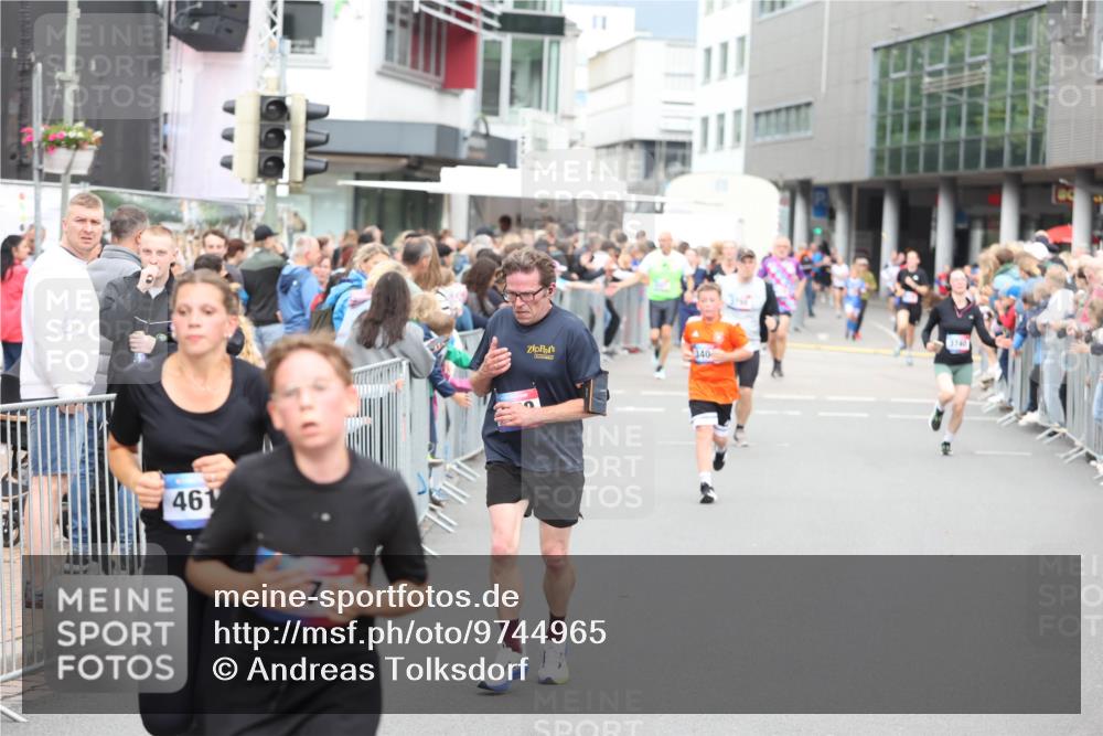12.06.2026 - Holstenköstenlauf Andreas Tolksdorf http://msf.ph/oto/9744965 12.06.2026 18:00:37 Laufen 461, 3740, 340 meine-sportfotos.de