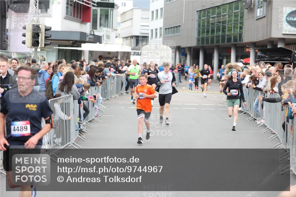 12.06.2026 - Holstenköstenlauf Andreas Tolksdorf http://msf.ph/oto/9744967 12.06.2026 18:00:38 Laufen 4489, 340, 202, 2798, 740 meine-sportfotos.de
