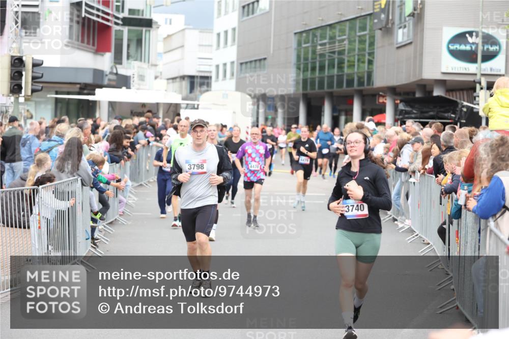 12.06.2026 - Holstenköstenlauf Andreas Tolksdorf http://msf.ph/oto/9744973 12.06.2026 18:00:42 Laufen 3798, 4470, 4479, 3740 meine-sportfotos.de