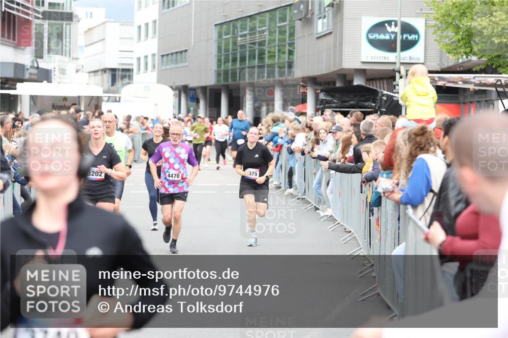 12.06.2026 - Holstenköstenlauf Andreas Tolksdorf http://msf.ph/oto/9744976 12.06.2026 18:00:44 Laufen 3202, 4470, 179 meine-sportfotos.de