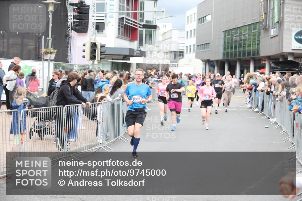 12.06.2026 - Holstenköstenlauf Andreas Tolksdorf http://msf.ph/oto/9745000 12.06.2026 18:01:06 Laufen 3805, 3801, 3873, 3623 meine-sportfotos.de
