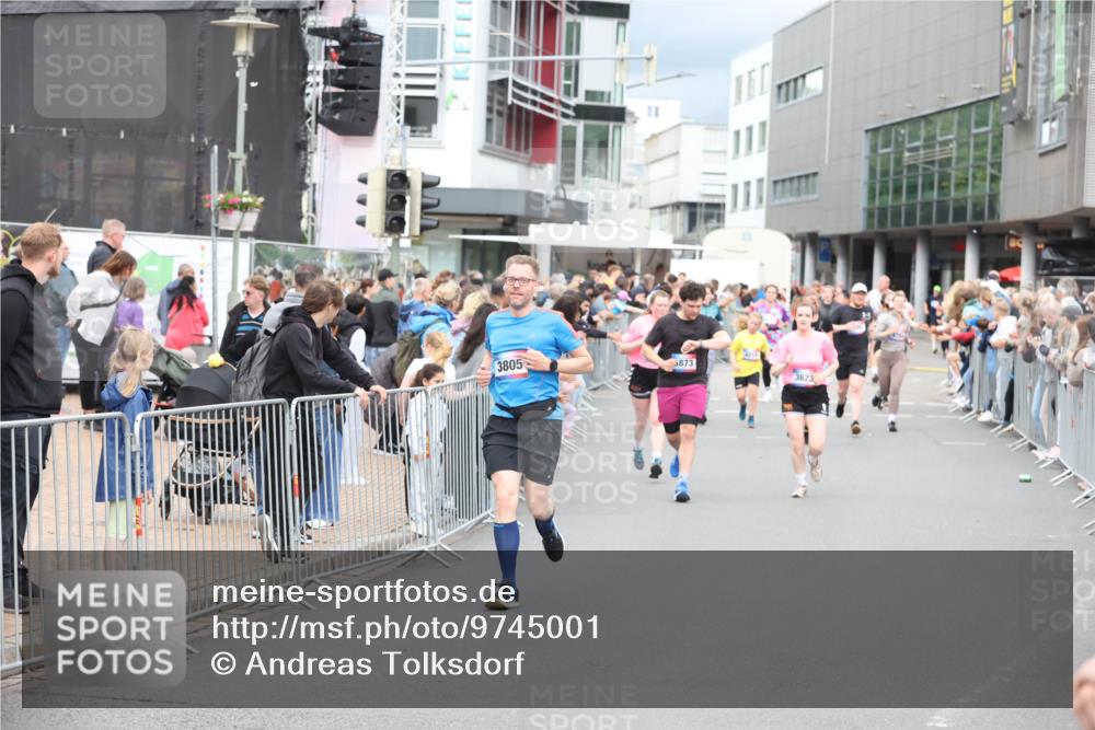 12.06.2026 - Holstenköstenlauf Andreas Tolksdorf http://msf.ph/oto/9745001 12.06.2026 18:01:07 Laufen 3805, 873, 3623 meine-sportfotos.de