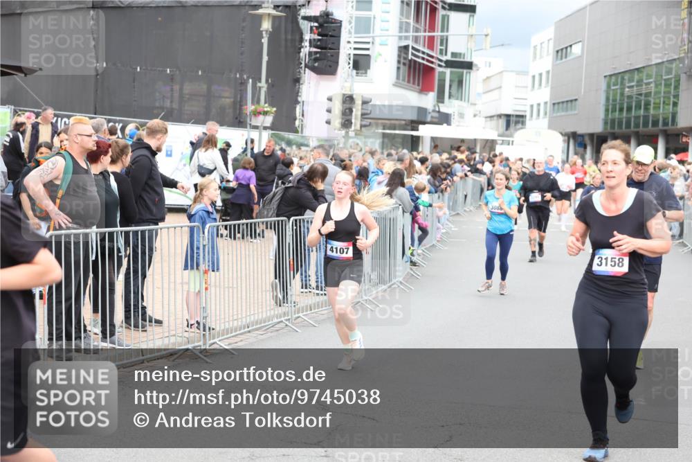 12.06.2026 - Holstenköstenlauf Andreas Tolksdorf http://msf.ph/oto/9745038 12.06.2026 18:01:30 Laufen 4107, 3088, 3158 meine-sportfotos.de