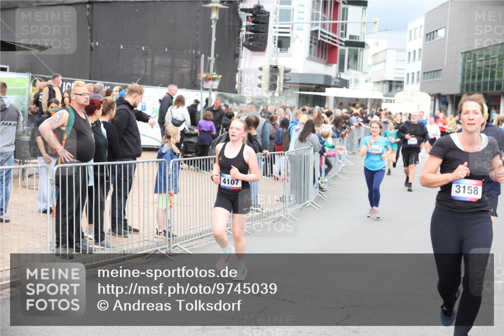 12.06.2026 - Holstenköstenlauf Andreas Tolksdorf http://msf.ph/oto/9745039 12.06.2026 18:01:30 Laufen 4107, 3088, 3158 meine-sportfotos.de