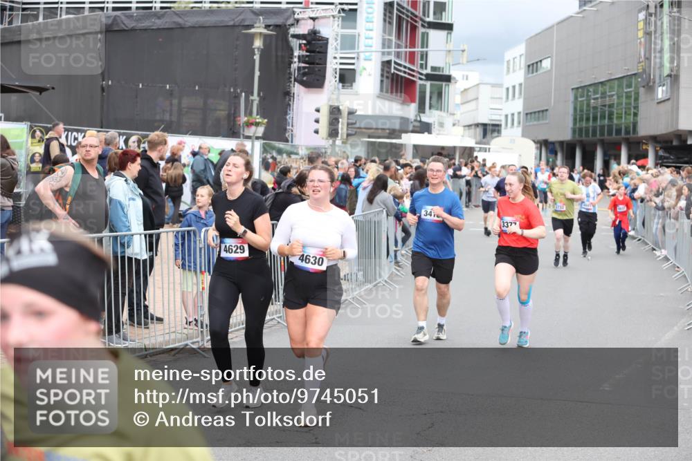 12.06.2026 - Holstenköstenlauf Andreas Tolksdorf http://msf.ph/oto/9745051 12.06.2026 18:01:39 Laufen 4629, 4630, 34, 3377, 3732 meine-sportfotos.de