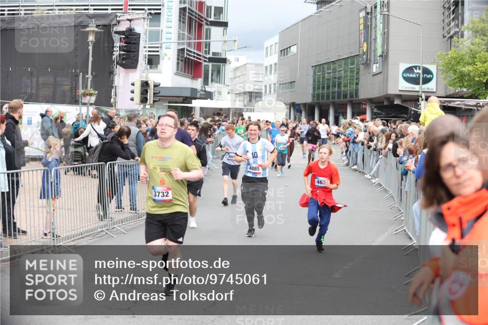 12.06.2026 - Holstenköstenlauf Andreas Tolksdorf http://msf.ph/oto/9745061 12.06.2026 18:01:44 Laufen 3732, 3001, 10, 4885, 463 meine-sportfotos.de