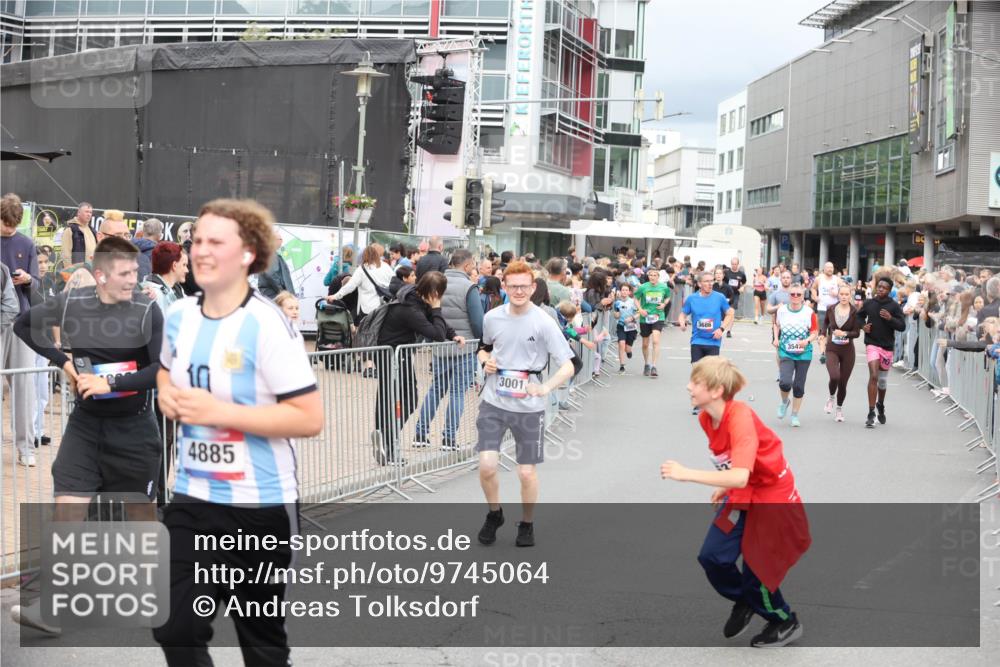 12.06.2026 - Holstenköstenlauf Andreas Tolksdorf http://msf.ph/oto/9745064 12.06.2026 18:01:47 Laufen 10, 4885, 3001, 3547, 362 meine-sportfotos.de