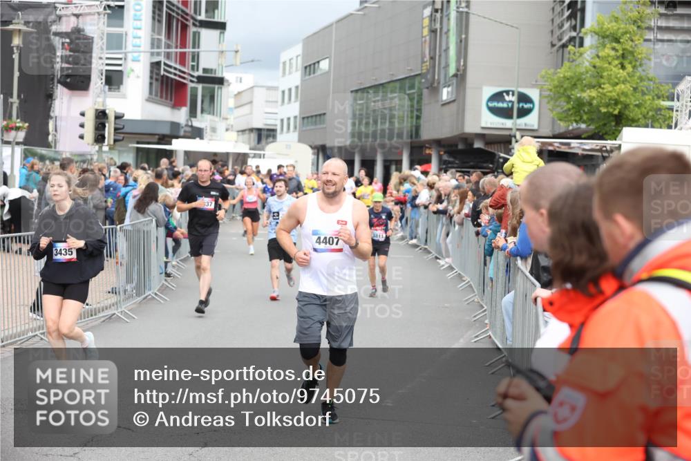 12.06.2026 - Holstenköstenlauf Andreas Tolksdorf http://msf.ph/oto/9745075 12.06.2026 18:01:56 Laufen 3435, 37, 3811, 4407 meine-sportfotos.de