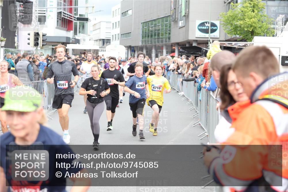 12.06.2026 - Holstenköstenlauf Andreas Tolksdorf http://msf.ph/oto/9745085 12.06.2026 18:02:03 Laufen 3607, 4591, 3075, 22, 4769, 4710 meine-sportfotos.de