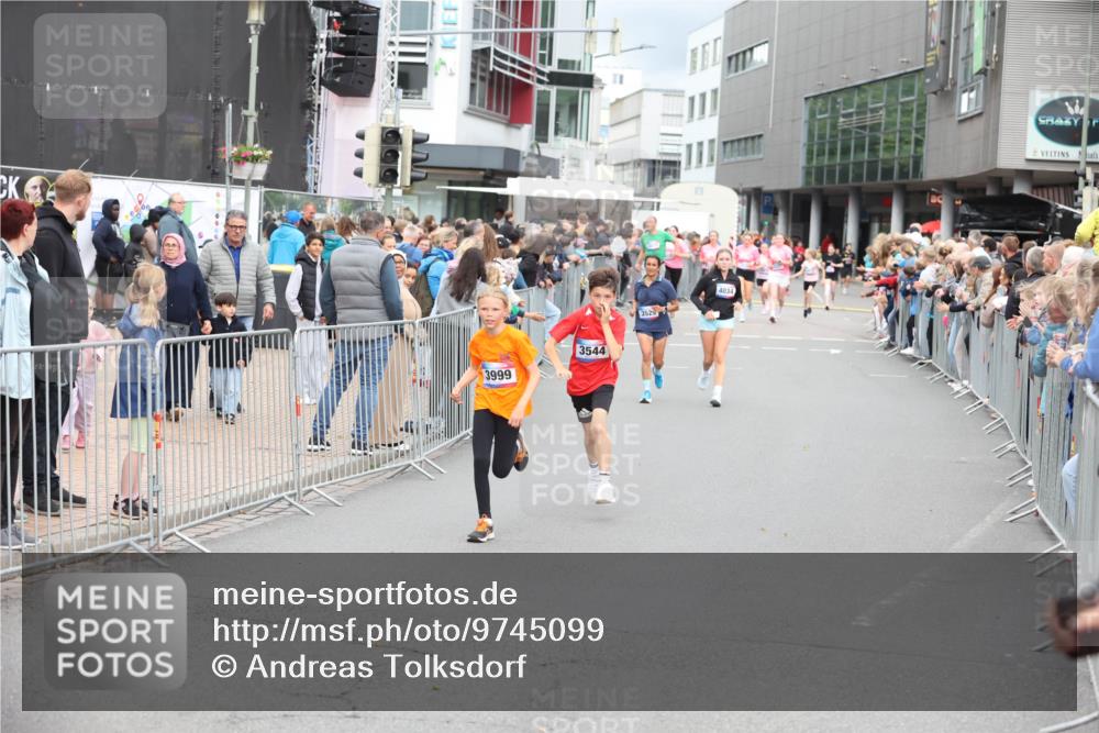 12.06.2026 - Holstenköstenlauf Andreas Tolksdorf http://msf.ph/oto/9745099 12.06.2026 18:02:16 Laufen 3999, 3544, 3529, 4034 meine-sportfotos.de