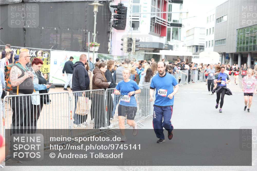 12.06.2026 - Holstenköstenlauf Andreas Tolksdorf http://msf.ph/oto/9745141 12.06.2026 18:02:50 Laufen 1, 26, 4394, 4393, 4347 meine-sportfotos.de