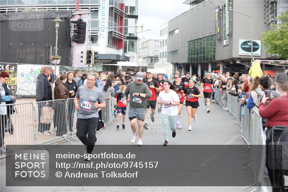 12.06.2026 - Holstenköstenlauf Andreas Tolksdorf http://msf.ph/oto/9745157 12.06.2026 18:02:59 Laufen 11, 26, 3614, 4081, 40, 96, 43, 4306 meine-sportfotos.de
