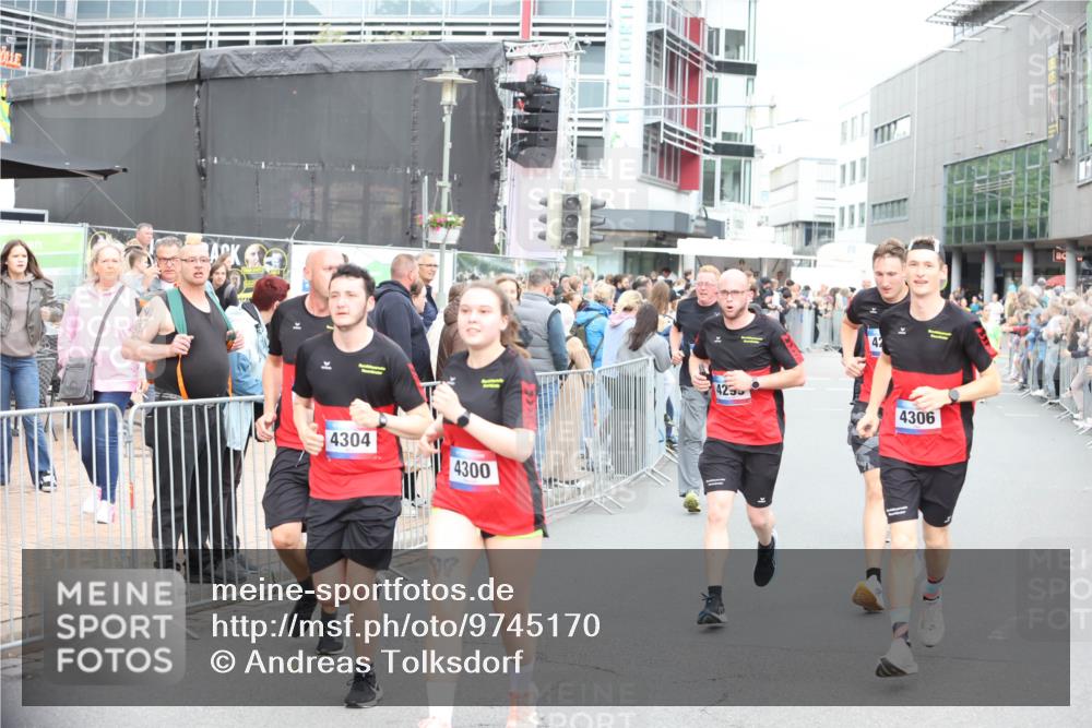 12.06.2026 - Holstenköstenlauf Andreas Tolksdorf http://msf.ph/oto/9745170 12.06.2026 18:03:05 Laufen 4304, 4300, 4255, 4306 meine-sportfotos.de
