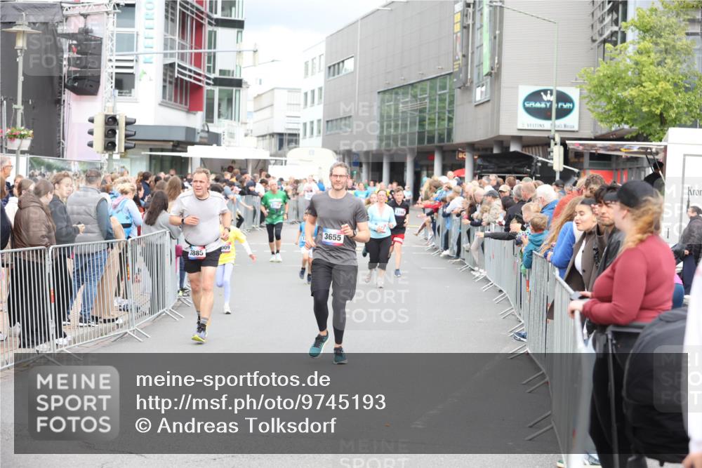 12.06.2026 - Holstenköstenlauf Andreas Tolksdorf http://msf.ph/oto/9745193 12.06.2026 18:03:30 Laufen 3885, 009, 3655 meine-sportfotos.de