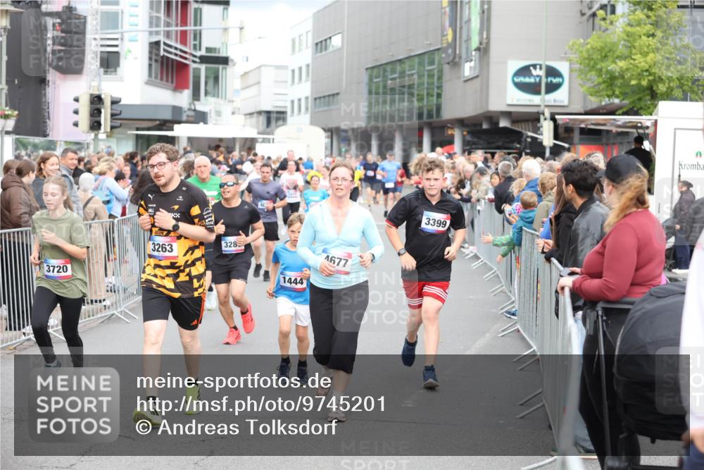 12.06.2026 - Holstenköstenlauf Andreas Tolksdorf http://msf.ph/oto/9745201 12.06.2026 18:03:36 Laufen 3720, 3263, 328, 1444, 1677, 3399 meine-sportfotos.de