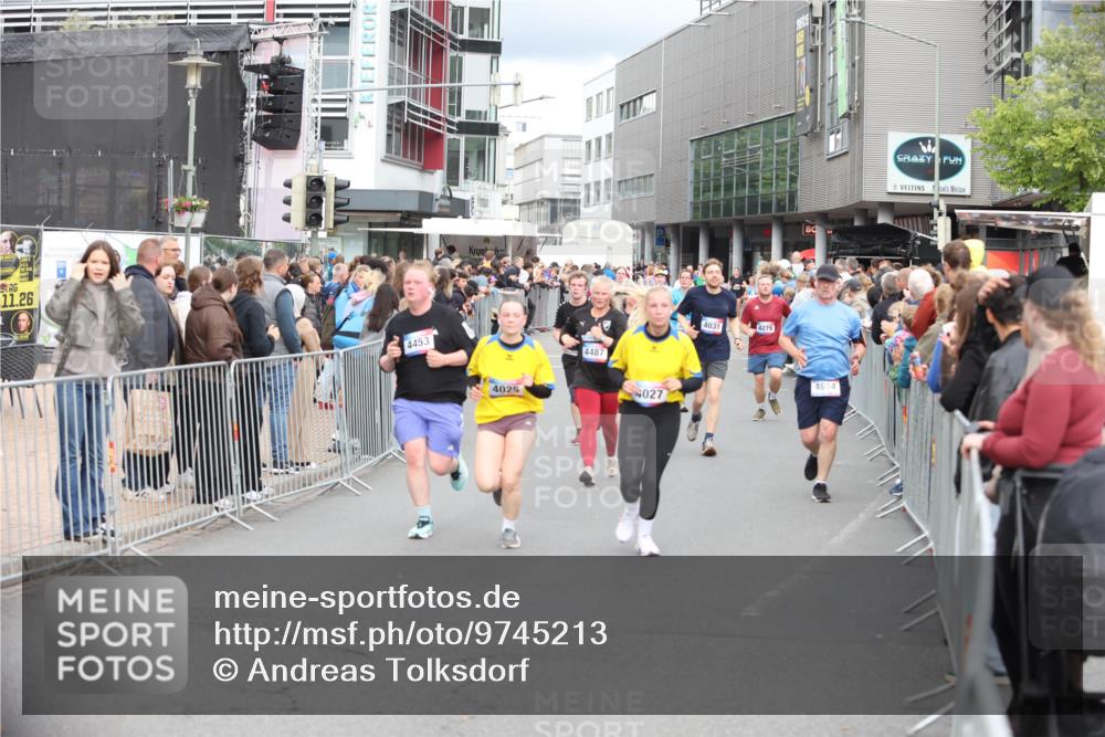 12.06.2026 - Holstenköstenlauf Andreas Tolksdorf http://msf.ph/oto/9745213 12.06.2026 18:03:45 Laufen 11, 26, 4453, 4025, 4487, 4027, 4031, 4279, 4914 meine-sportfotos.de