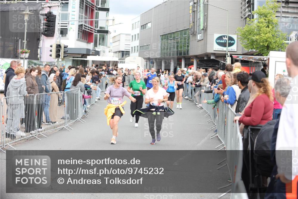 12.06.2026 - Holstenköstenlauf Andreas Tolksdorf http://msf.ph/oto/9745232 12.06.2026 18:03:59 Laufen 0, 00, 00, 3273, 4137 meine-sportfotos.de