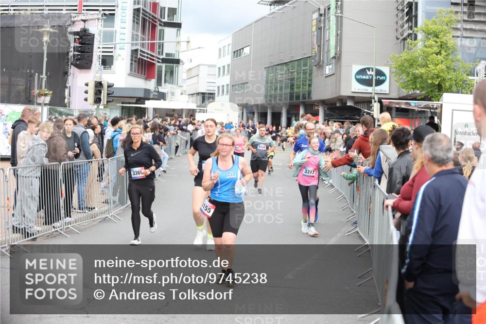12.06.2026 - Holstenköstenlauf Andreas Tolksdorf http://msf.ph/oto/9745238 12.06.2026 18:04:04 Laufen 3365, 155, 4724, 3317 meine-sportfotos.de