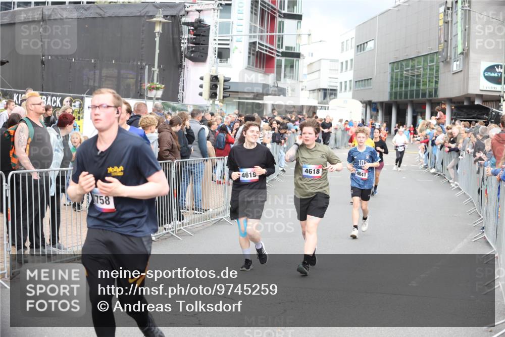 12.06.2026 - Holstenköstenlauf Andreas Tolksdorf http://msf.ph/oto/9745259 12.06.2026 18:04:24 Laufen 758, 10, 4618, 4641, 4619 meine-sportfotos.de