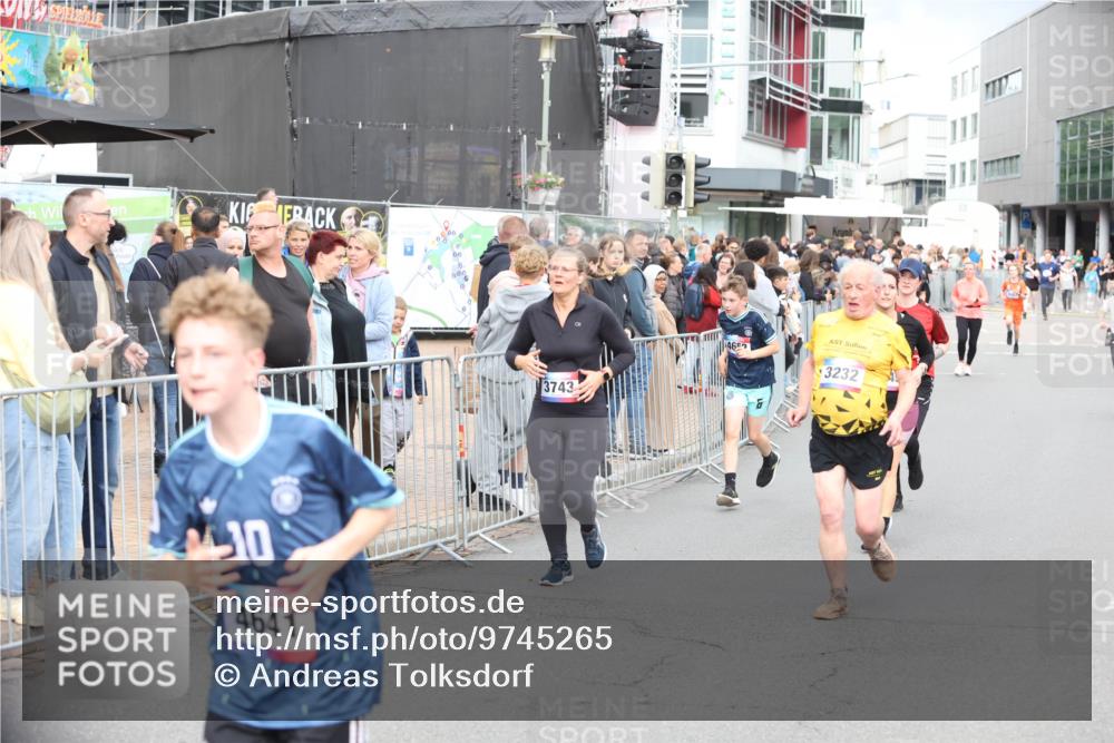 12.06.2026 - Holstenköstenlauf Andreas Tolksdorf http://msf.ph/oto/9745265 12.06.2026 18:04:28 Laufen 10, 4641, 3743, 46, 3232 meine-sportfotos.de