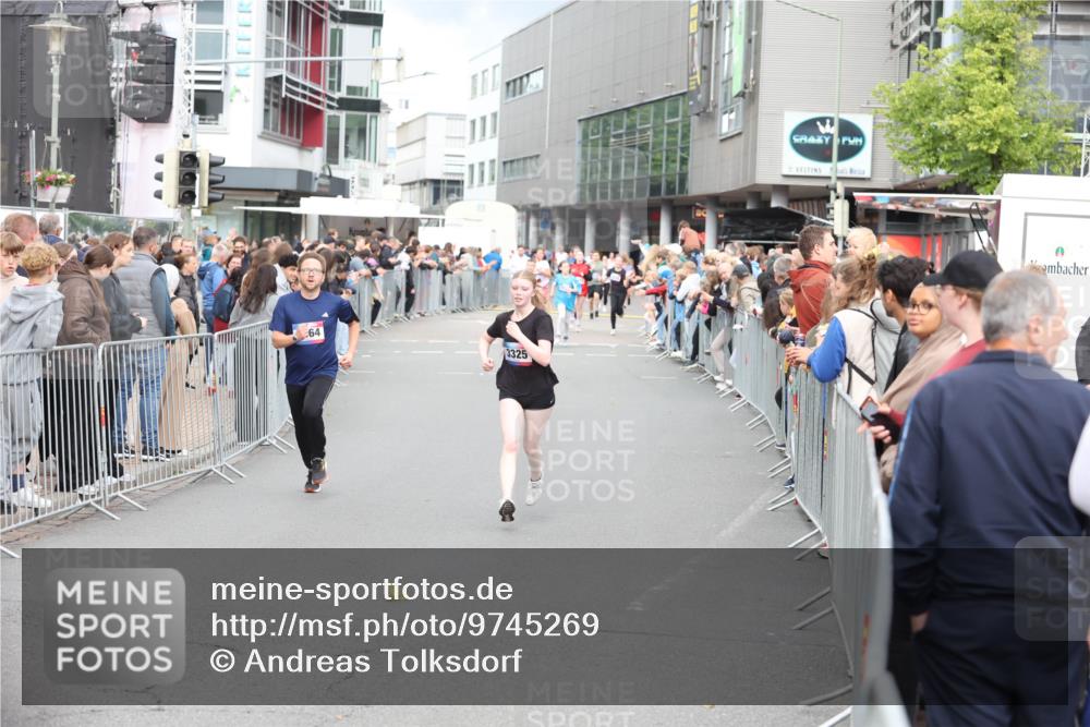 12.06.2026 - Holstenköstenlauf Andreas Tolksdorf http://msf.ph/oto/9745269 12.06.2026 18:04:38 Laufen 64, 3325 meine-sportfotos.de