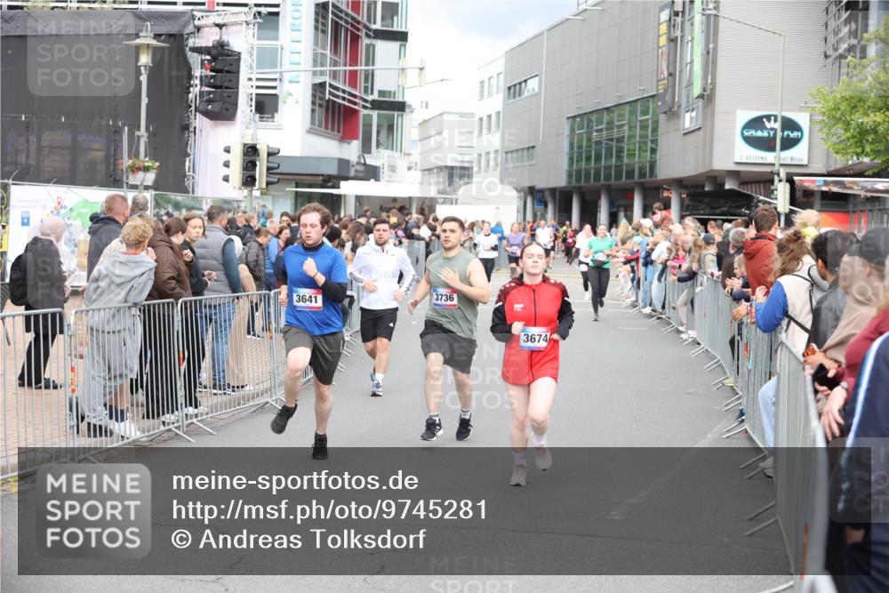 12.06.2026 - Holstenköstenlauf Andreas Tolksdorf http://msf.ph/oto/9745281 12.06.2026 18:04:48 Laufen 3641, 3736, 3674 meine-sportfotos.de