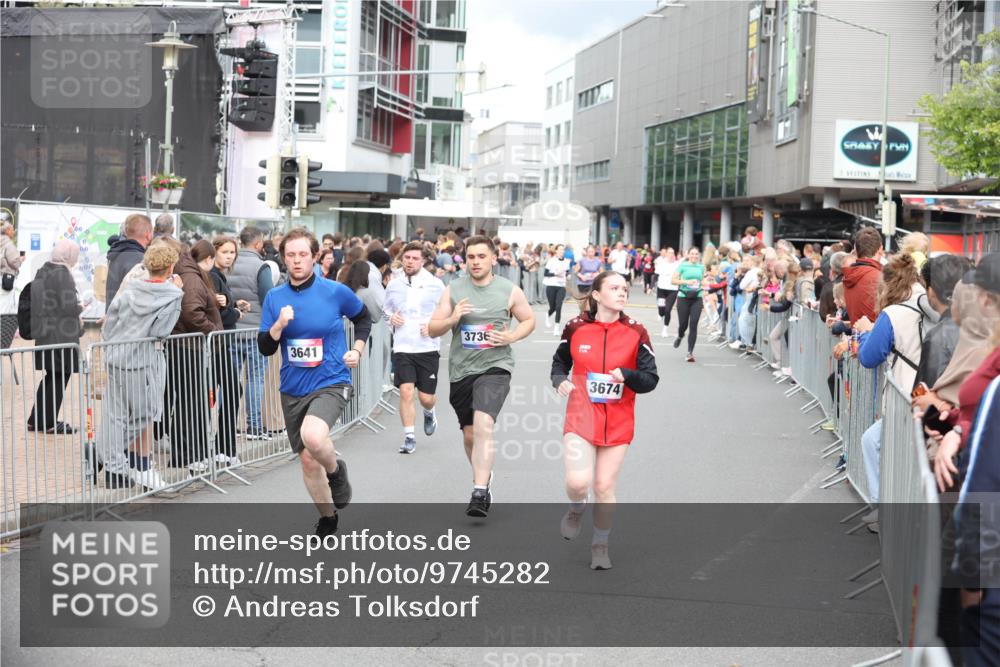 12.06.2026 - Holstenköstenlauf Andreas Tolksdorf http://msf.ph/oto/9745282 12.06.2026 18:04:48 Laufen 3736, 3641, 3674 meine-sportfotos.de