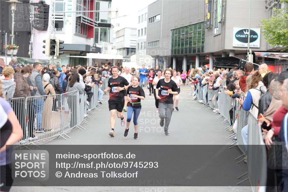 12.06.2026 - Holstenköstenlauf Andreas Tolksdorf http://msf.ph/oto/9745293 12.06.2026 18:05:01 Laufen 3707, 3750, 3722 meine-sportfotos.de