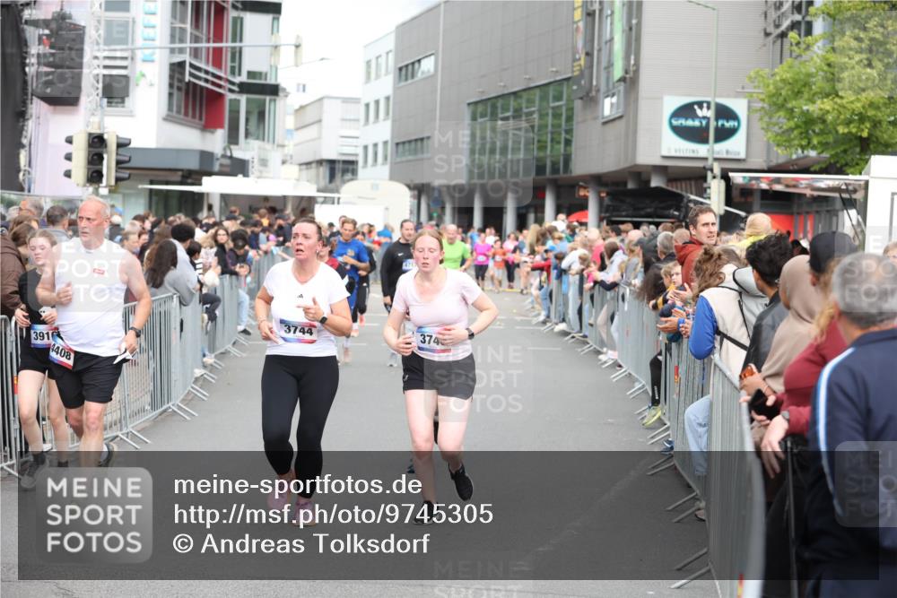 12.06.2026 - Holstenköstenlauf Andreas Tolksdorf http://msf.ph/oto/9745305 12.06.2026 18:05:07 Laufen 3916, 4408, 3744, 374 meine-sportfotos.de