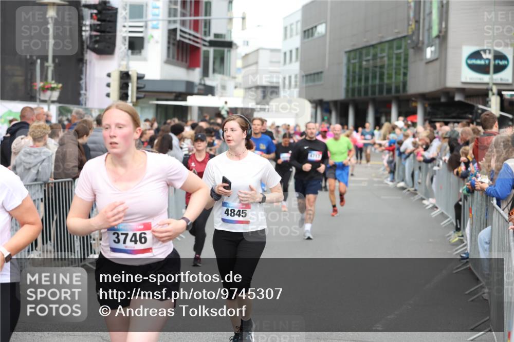 12.06.2026 - Holstenköstenlauf Andreas Tolksdorf http://msf.ph/oto/9745307 12.06.2026 18:05:10 Laufen 3746, 4845, 4717 meine-sportfotos.de
