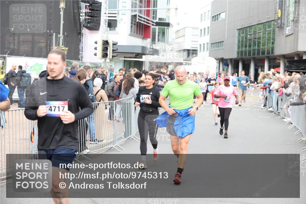 12.06.2026 - Holstenköstenlauf Andreas Tolksdorf http://msf.ph/oto/9745313 12.06.2026 18:05:14 Laufen 4717, 449, 3788, 4328 meine-sportfotos.de