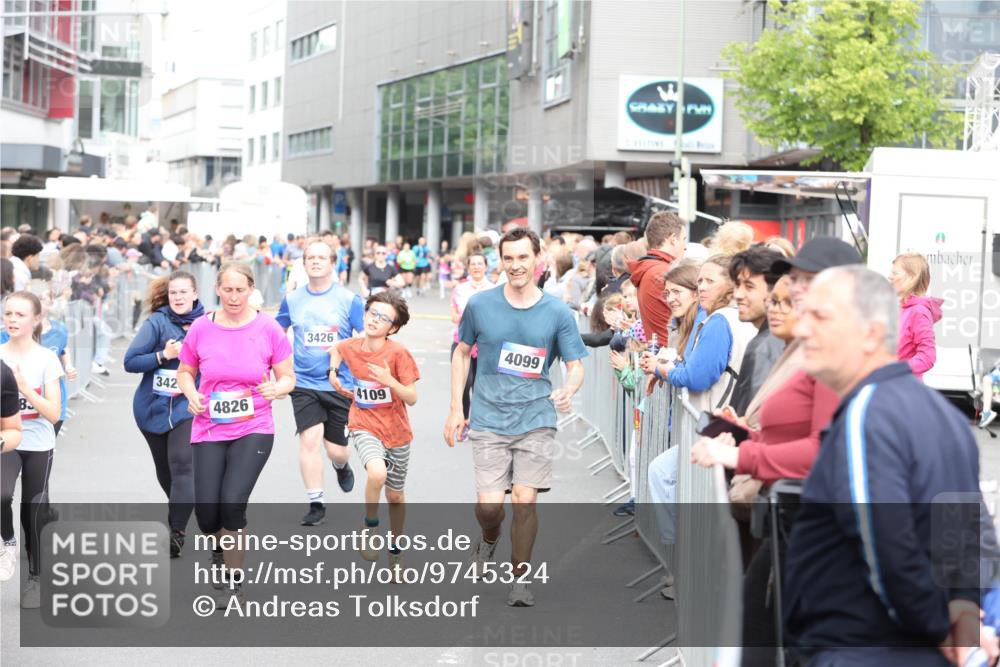 12.06.2026 - Holstenköstenlauf Andreas Tolksdorf http://msf.ph/oto/9745324 12.06.2026 18:05:23 Laufen 342, 8, 4826, 3426, 4109, 4099 meine-sportfotos.de